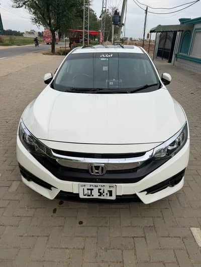 Honda civic 2018 just 2 piece Minor touching no work required