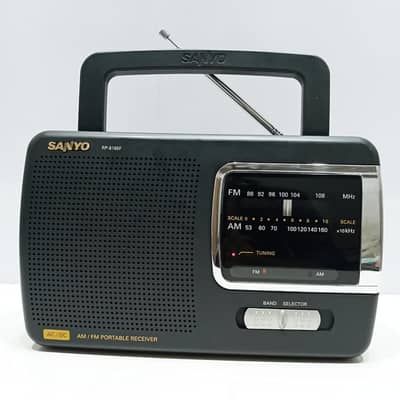 Vintage Sanyo RP-6165F AM/FM Portable Radio | Made in Japan
