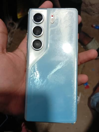 Tecno camon 40 pro 8/256,