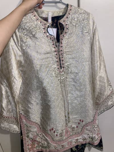 Brand new Ethnic 2-piece outfit  farshi shalwar kammez– never worn