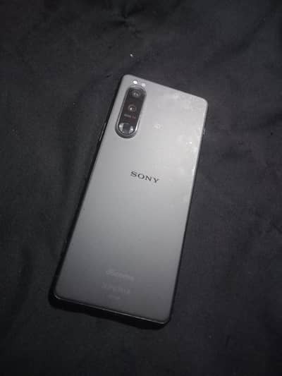 experia  5 iii non ptar 2 lines 8gb ram