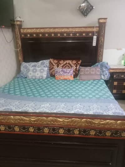 premium quality bed set with dressing n bed sides available