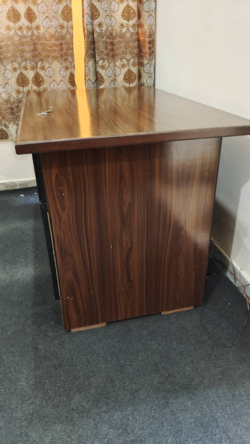 Computer Table / Computer Desk 3