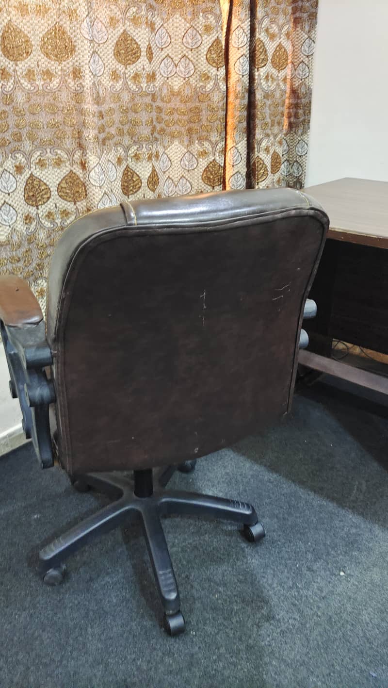 Computer Table / Computer Desk 7