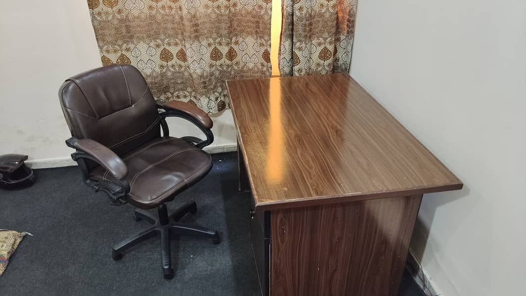 Computer Table / Computer Desk 8