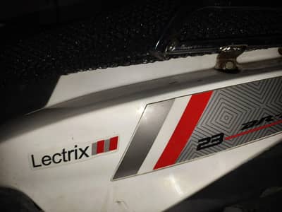 imported  china Lectrix electric three wheeler scooty