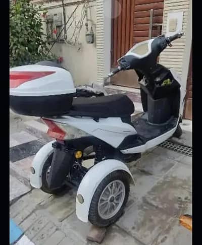 imported  china Lectrix electric three wheeler scooty
