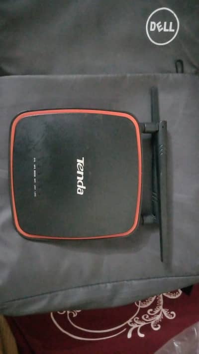 Tenda WiFi Router Dual Antenna – Excellent Condition
