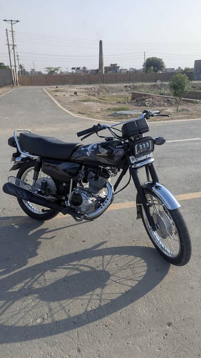 Honda cg 125 2025model Black color