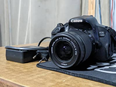 CANON CAMERA DSLR 700 D