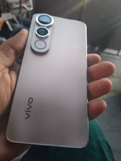 V 50 Lite