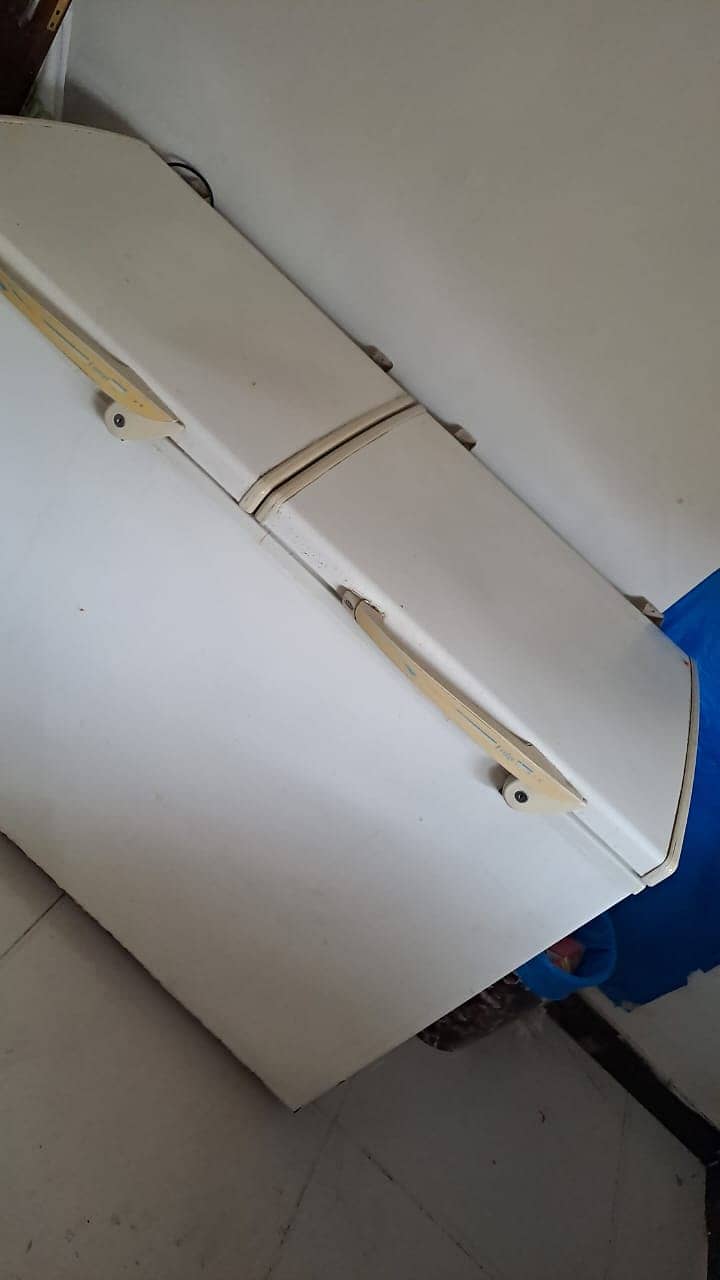 Dawlance fridge & freezer 2