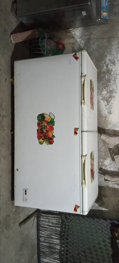 D FAREEZAR TWO DOOR FULL SAIZE 2 YEAR USD IS HOME