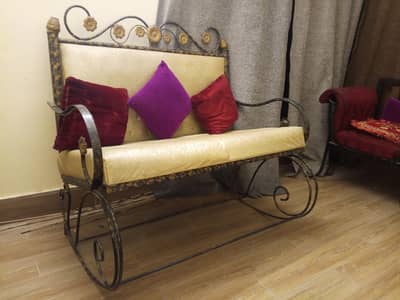 Loha ka sofa ha rolling