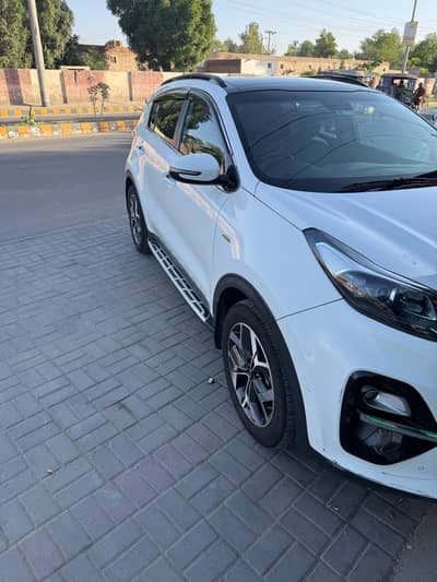 kia sportage AWD white total genuine