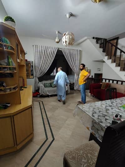 Upper Portion Sized 10 Marla Is Available For Rent In Allama Iqbal Town