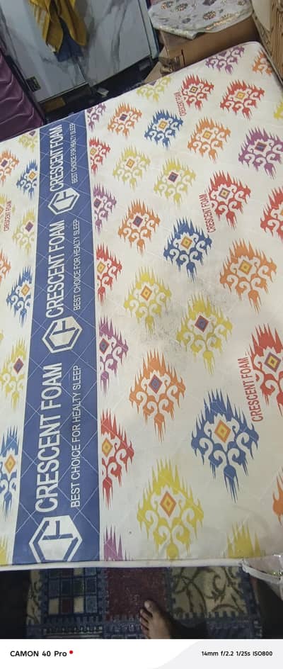 double bed new mattress he madicated Lena he isiliye sale kr rhe he