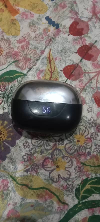 Ronin earbuds R_7010 black colour condition used with box