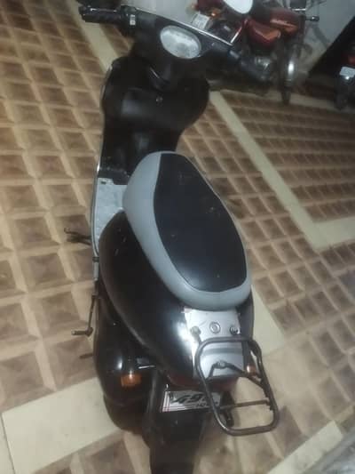 "Japanese Kymco Scooter49cc