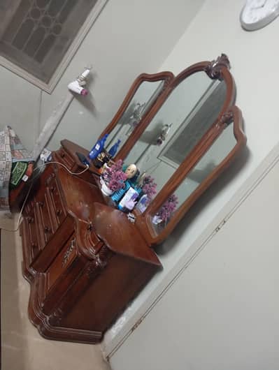 dressing table