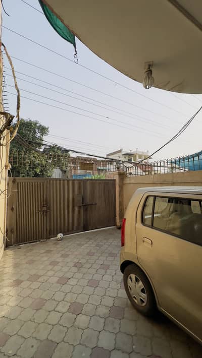 2nd floor available in main shah jamal