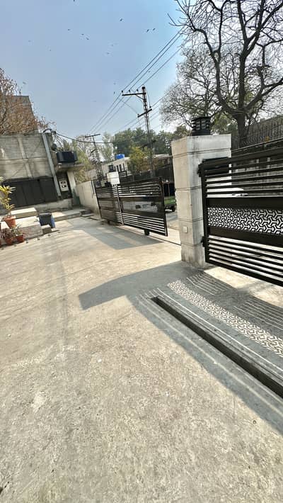 3 BEDS APARTMENT AVAILABLE