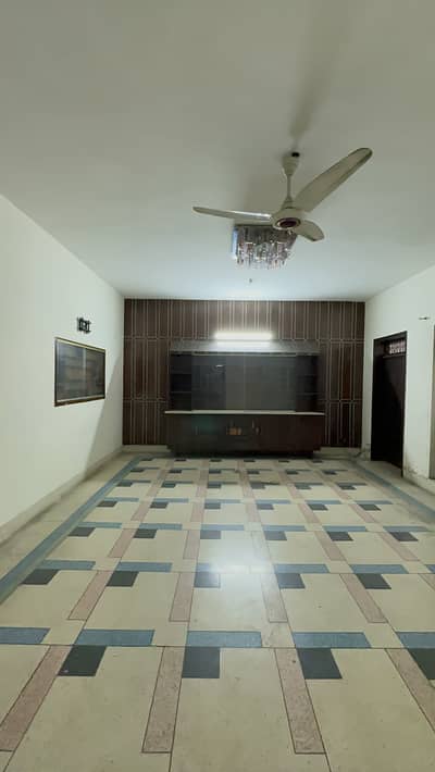 1 Kanal Corner House For Official Use