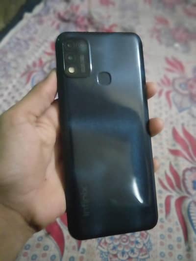 I finix hoy 10 play. 4gb 64gb with box  my no. 0333269721