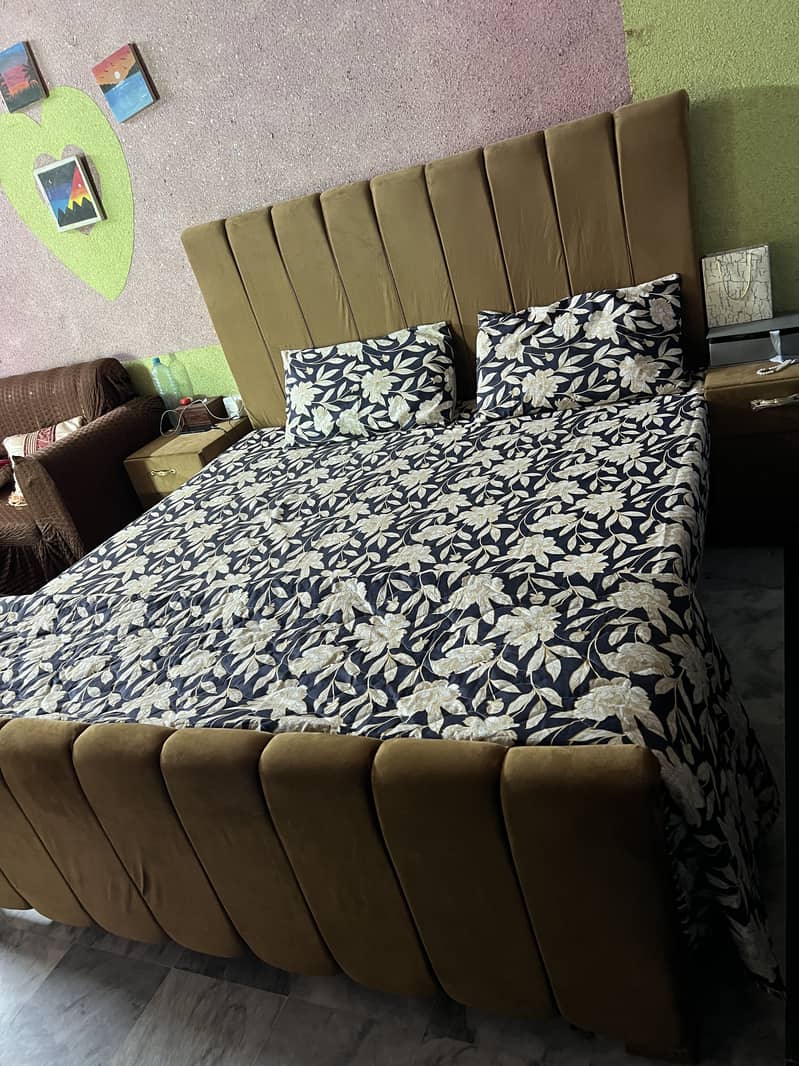 King size bed 3