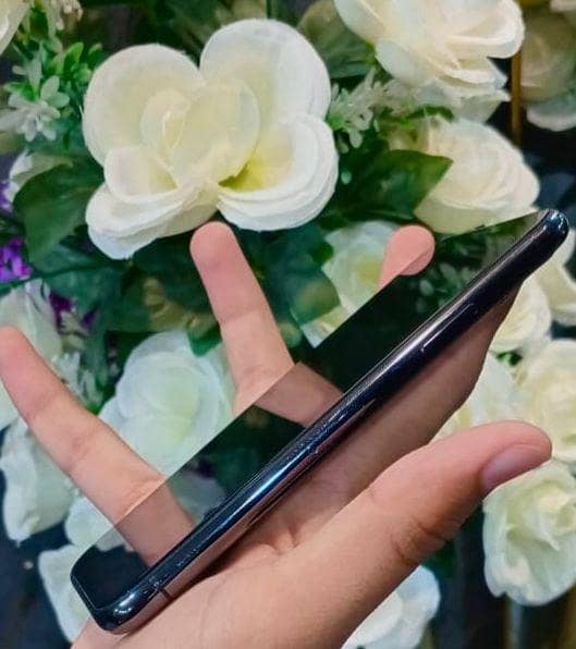 IPHONE 11 PRO 2