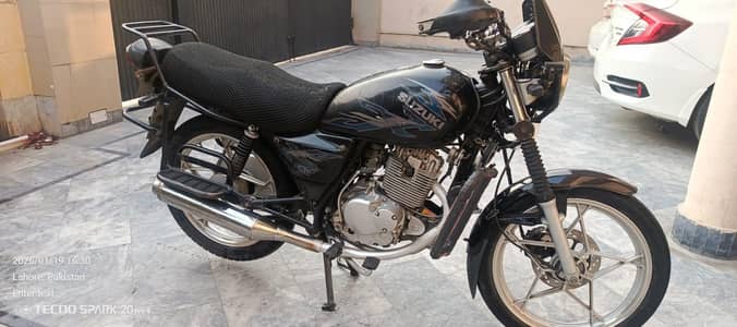 like a brand new Suzuki GS 150 Se, 2021 December