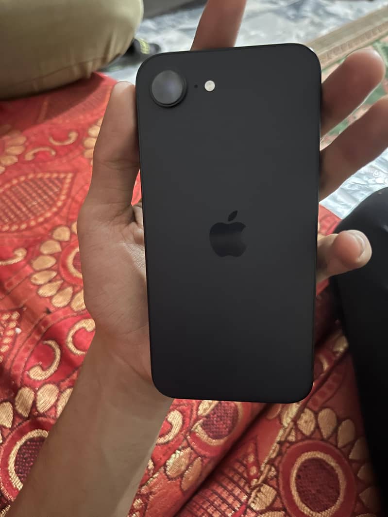 IPHONE 16 E  BOX PACK CONDITION 4