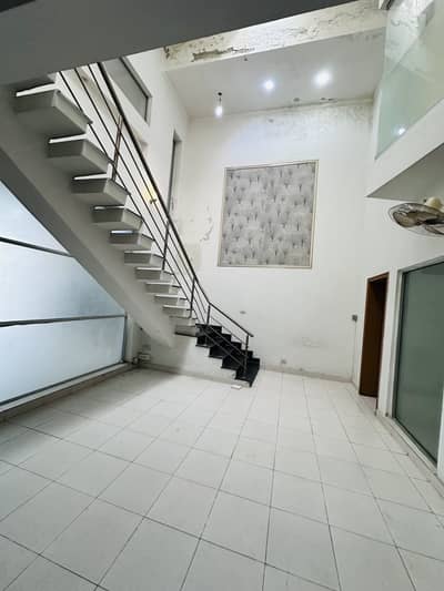 8 Marla Villa On Main Boulevard