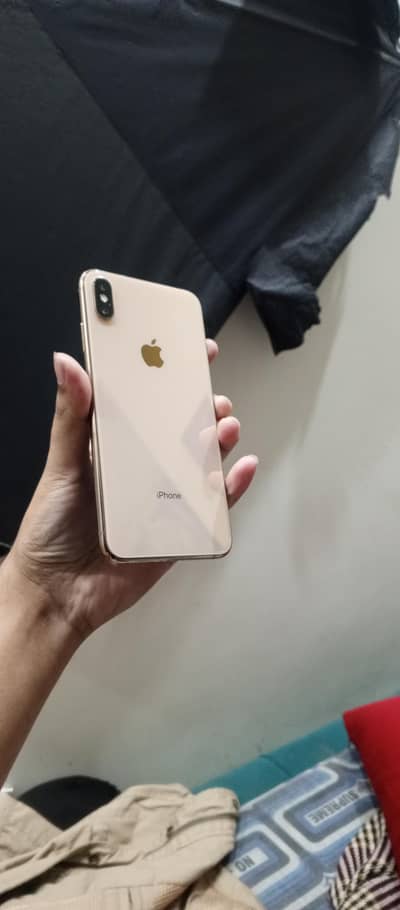 iphone xs max dual sim official PTA approved 256gb in Golden
