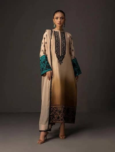 woman printed shamoz silk 3pcs suit beige