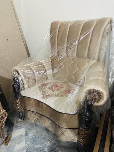 Luxury Sofa Set (3+1+1) with Designer Center Table – Premium Condition