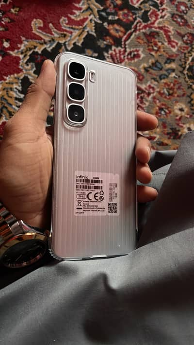 Infinix hot 60 pro plus just 7 days used . 256GB