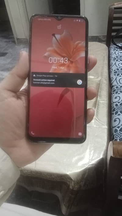 Y 20 for sale 4/64 with box , charger