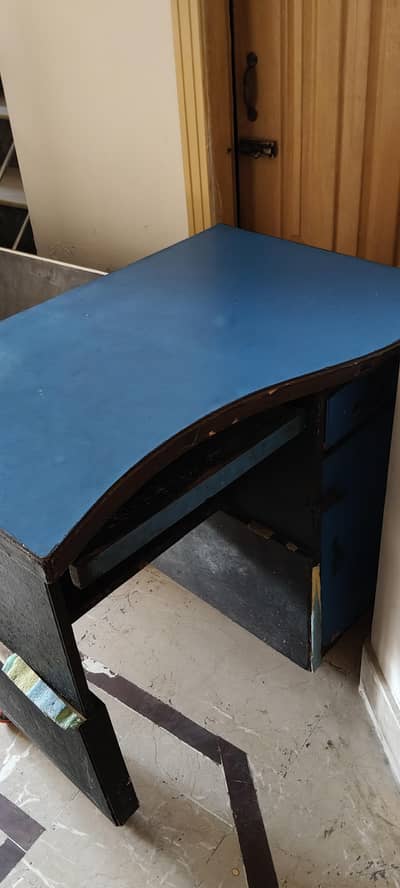 Used Computer/Gaming PC/Laptops/Gaming Consoles Table for Sale