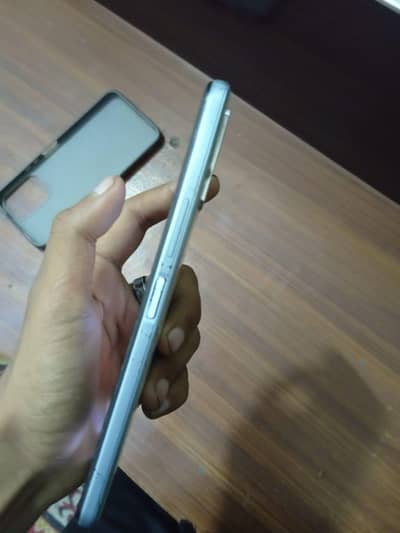 vivo y 21 good looking phone 4/64 gb