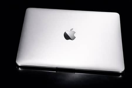 MacBook Air 2017 13-inch (8GB RAM / 128GB SSD) – Original Box