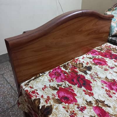 Wooden Single bed 4x6.5 – Without Mattress