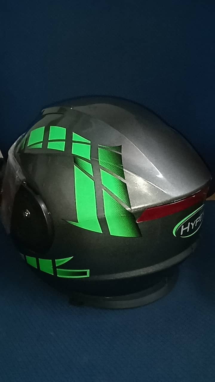 Hyper Platinium Helmets. . . 9