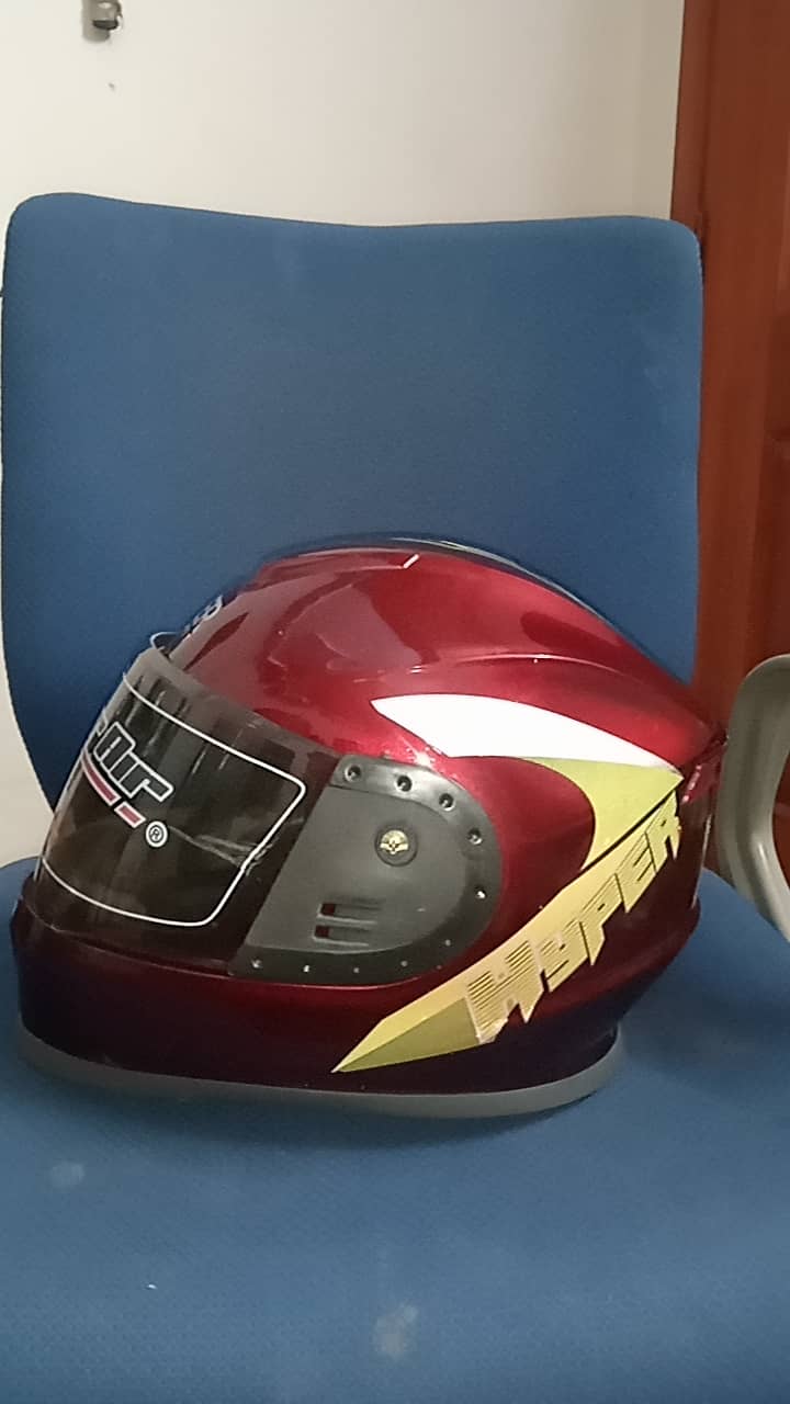 Hyper Platinium Helmets. . . 19