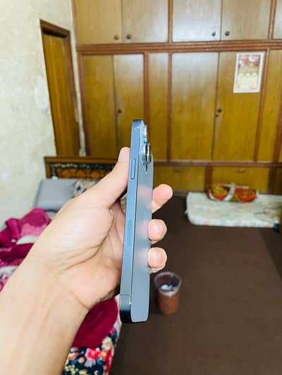 13 pro max 10/10 confition, 256 Gb everything is good working good