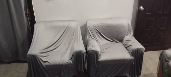 3 seater sofa condition was 9.5 like new