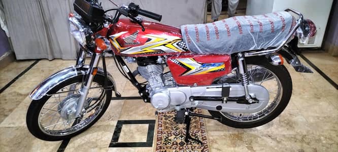 Honda CG 125 2025 5 month brand new bike  200 kilometer