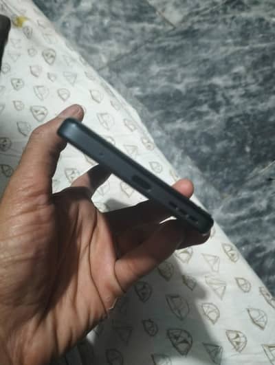 Moto g14 4 64gb all OK ha koi fault nahi ha bass non pta ha