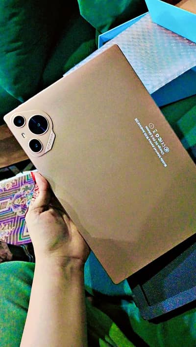 l-5 tablet in 10/10 condition only open boX