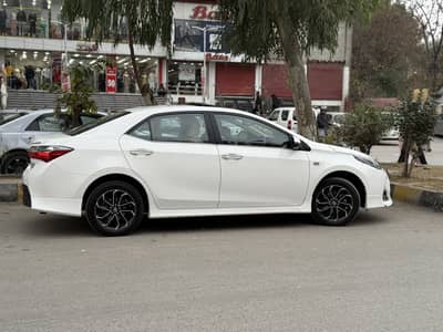 Toyota Altis Grande Beige interior